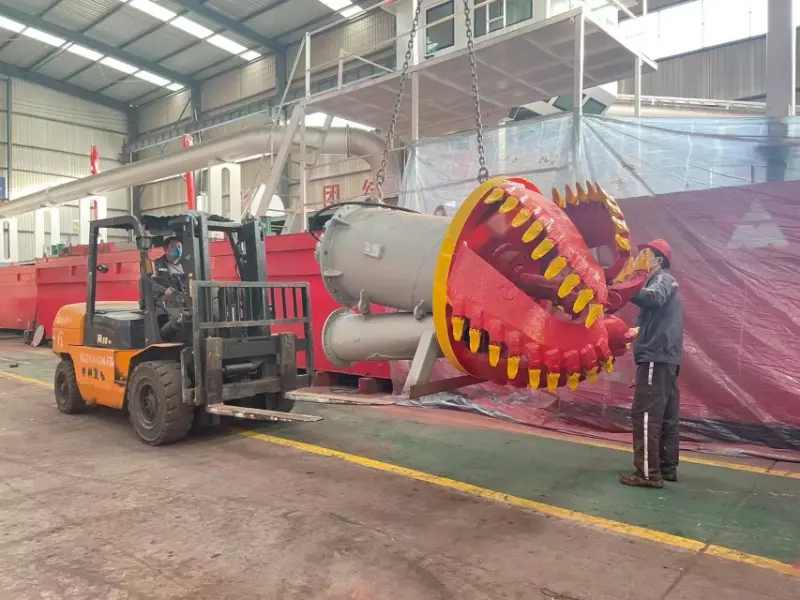 Loading of the JMD350 cutter suction dredger